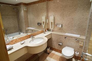 Фото номера Двухместный номер с 1 кроватью Отель Plaza Hotel Tallaght г. Талла 9