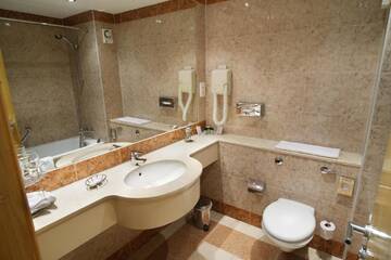 Фото номера Двухместный номер с 1 кроватью Отель Plaza Hotel Tallaght г. Талла 5
