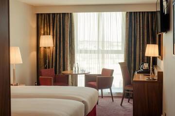 Фото номера Двухместный номер с 2 отдельными кроватями Отель Tallaght Cross Hotel г. Талла 2