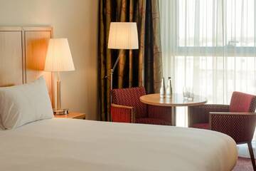 Фото номера Двухместный номер с 2 отдельными кроватями Отель Tallaght Cross Hotel г. Талла 5